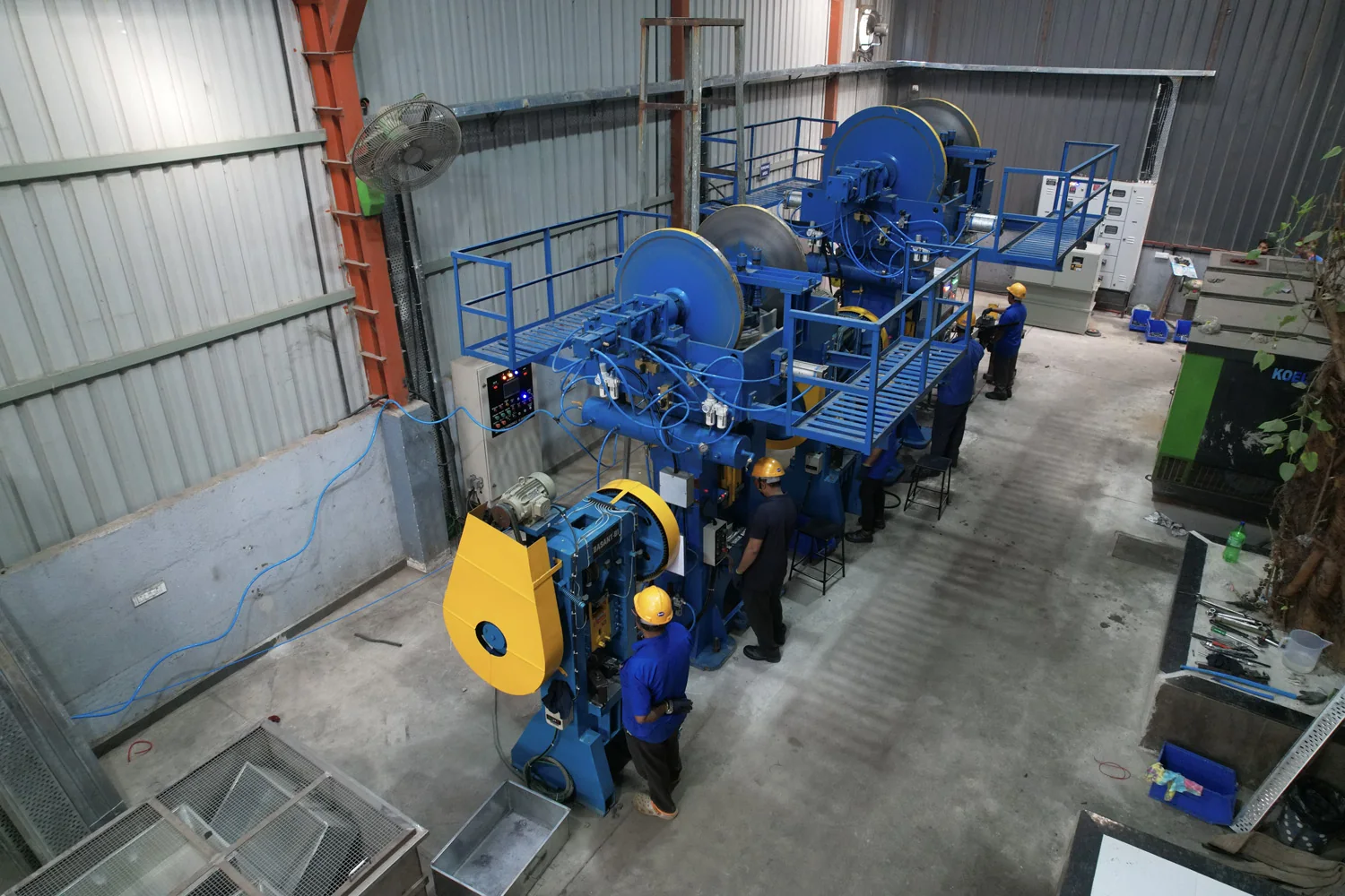 The forging press in operation